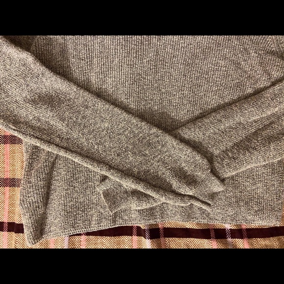 Brandy Melville Casey sweater in gray - Picture 5 of 5